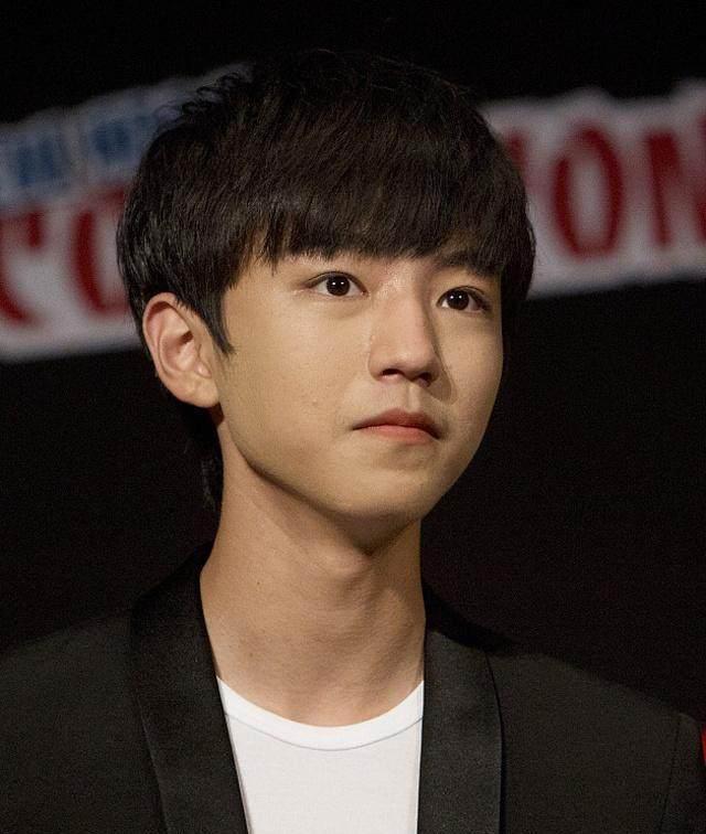 易烊千玺和王俊凯同框，两个人的穿衣风格差距，却如此之大！