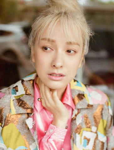 染发后的差别有多大?baby辣妈范儿,吴宣仪似洋娃娃,鞠婧祎倒像