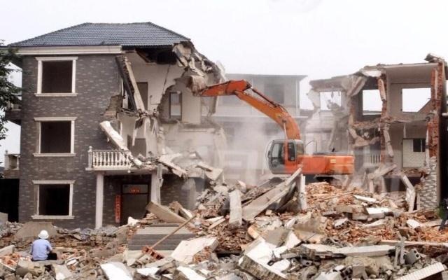 为什么同样是拆迁，城里越拆越富，农村却越拆越穷呢？可算知道了