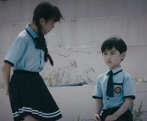  非得@冰糖炖雪梨：谁说爱情剧就非得渣男碰绿茶，爱在午夜放屁后！