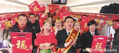  「变与不变曾经」“高铁春晚”温暖旅客回家路，在列车上过年也