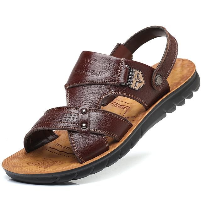 叔叔真时髦，夏天穿这样的凉鞋，时尚百搭，尽显潮男本质!