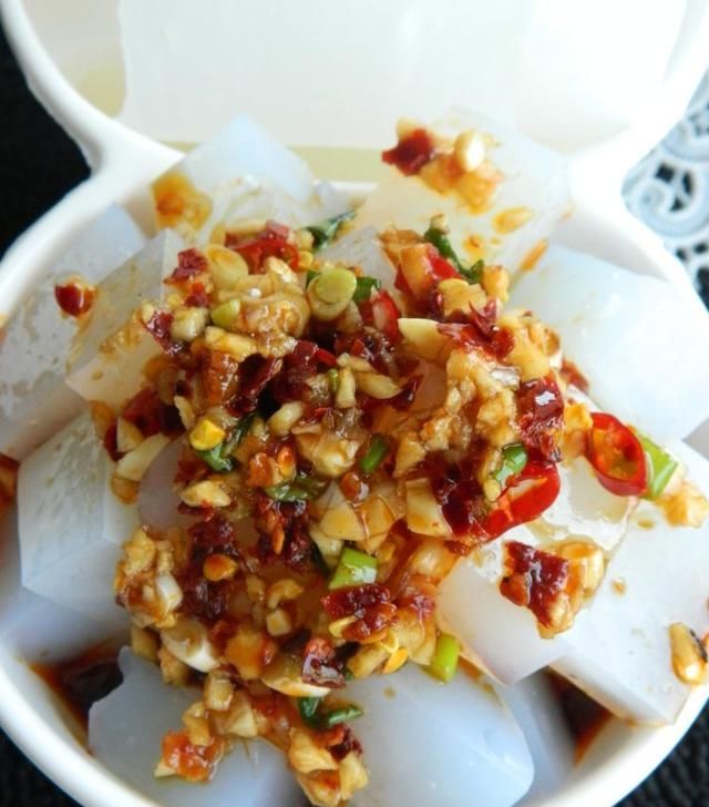  凉拌■夏日午后的凉拌粉，实惠好吃又消暑，在家做简单易做！