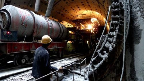  【人类】人类史上最宏大的穿越江河水利工程，就在黄河底下，你