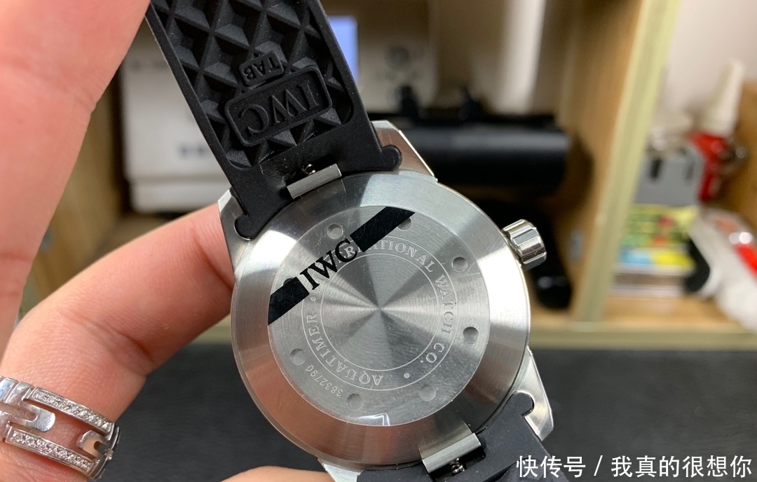  「打造」万国海洋时计，从不同元素的碰撞中汲取灵感，打造完美腕表