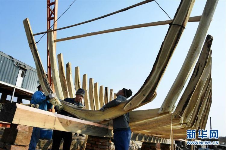 探访传统手工造船 没图纸全凭造船师傅眼光和经验