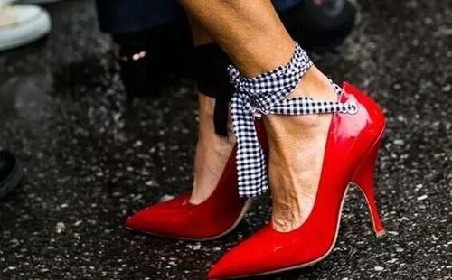 女人穿几厘米的高跟鞋最时髦好看?用身高科学判断