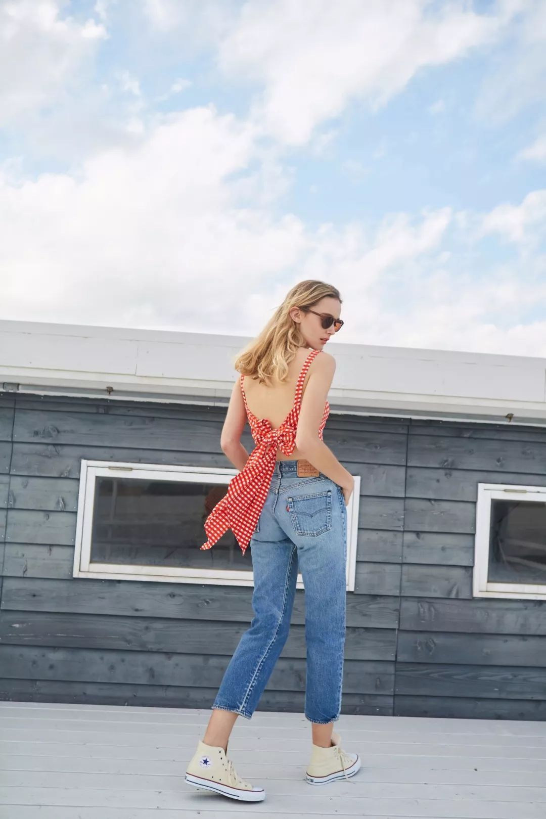 今年夏天巴黎女人都在这样穿，精致又浪漫