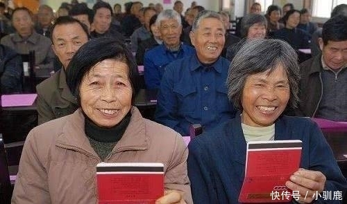 农村60岁老人有福了,满足条件后,可领3项补贴,每月不少于500元