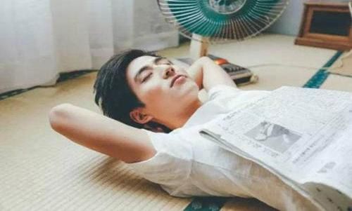 男生18岁后就变帅?主要是这4个原因,特别第4个,女生觉得很man