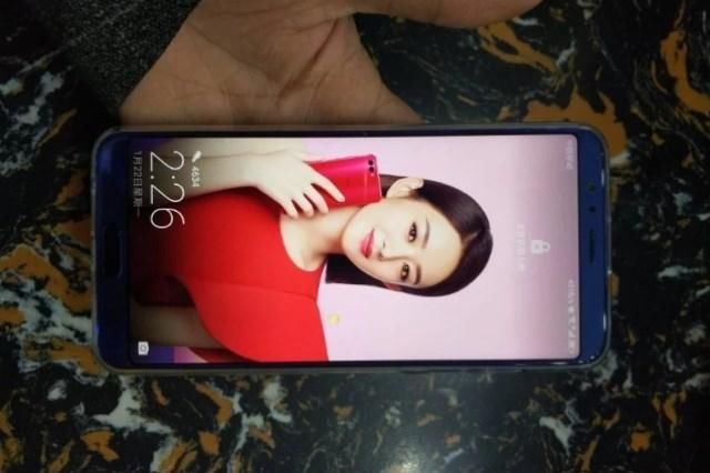 苹果旗舰机一降再降，大战一加5T、荣耀V10，库克:我还能用3年!