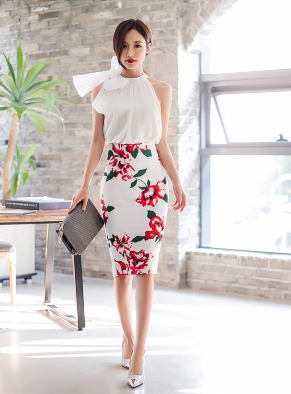 女神孙允珠，皇朝水墨杜鹃古蕴迷梦包臀裙