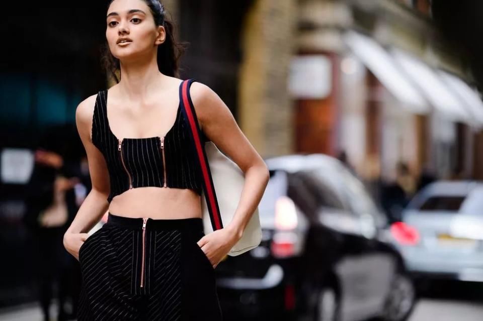 天气热skr人了你却还在害怕穿吊带?挑对了才能拯救身材!