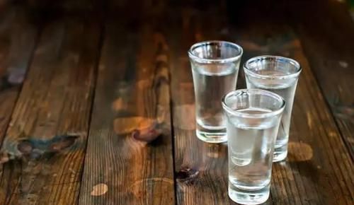  『过期』白酒到底会不会过期？酒到底是不是放越久越好？