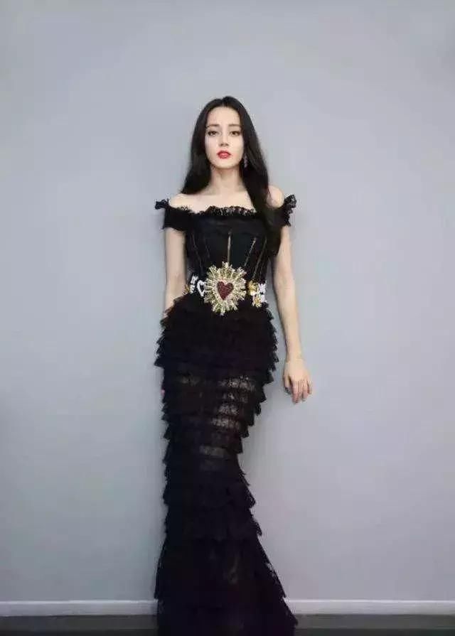 穿上一字肩，谁是你的女星呢?刘诗诗高圆圆气质，赵丽颖倪妮甜美