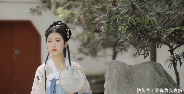 试试:拍照不上镜?试试这些拍照姿势,随手拍就很好看