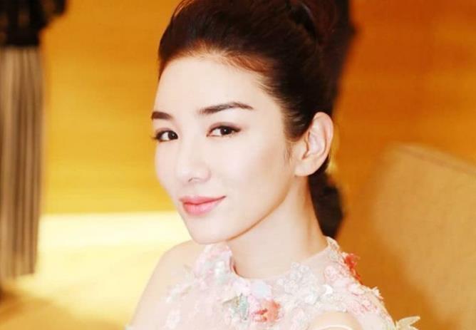 黄毅清霸气回应再成被告：我有他婚外情铁证，就等他起诉!