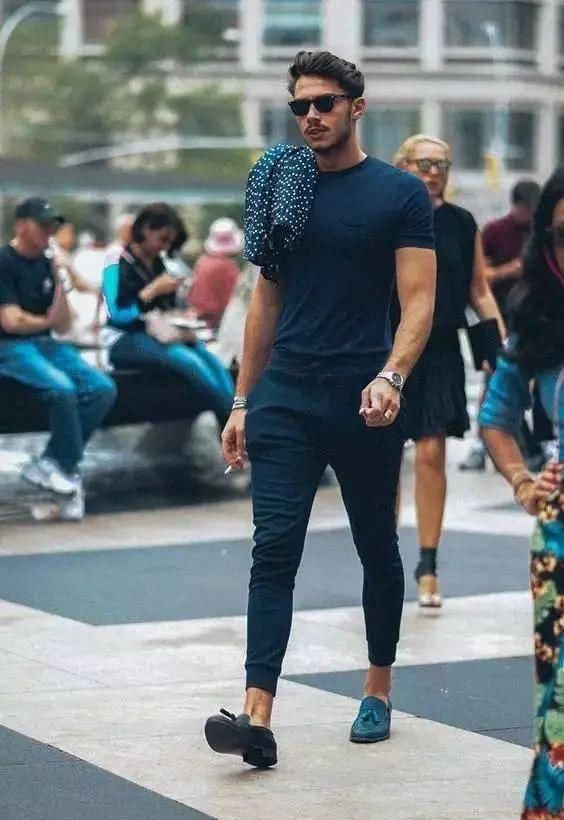  「张街」春天男生必学的街头穿搭！12 张街拍照一次看懂换季重点