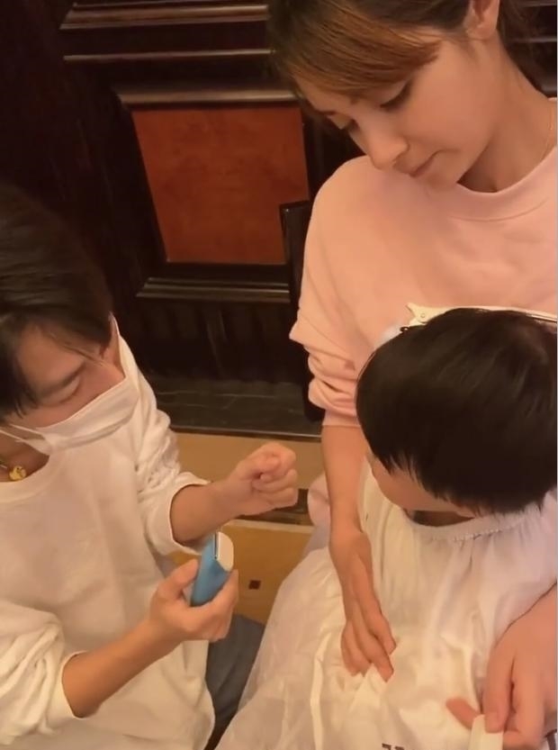  「优良」姜潮儿子正脸曝光，直呼孩子遗传妻子更多，没能遗传自己优良基因