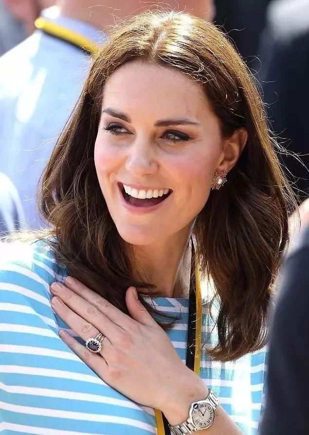 穿400块连衣裙却戴百万珠宝!凯特王妃成为新晋带货女神!