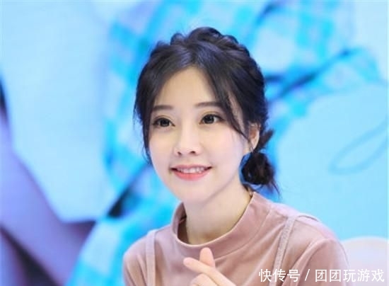 营养:冯提莫受邀何炅人气节目,才艺表演被评没营养?却赢得满堂喝彩