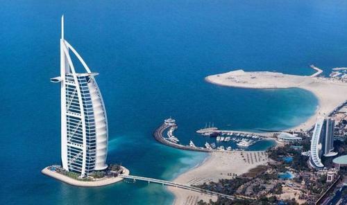 拿人民币一万块去迪拜玩，能在当地玩几天？女游客说出大实话