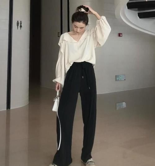  『女人味』春季最美大换装，10套时尚的搭配方法，温柔又有女人味