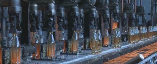 世界上最大的玻璃厂：每天24小时运作，一旦停电机械全部报废
