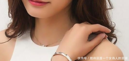 变化@每天佩戴银手镯的人,10年后会有什么变化?原来这么明显