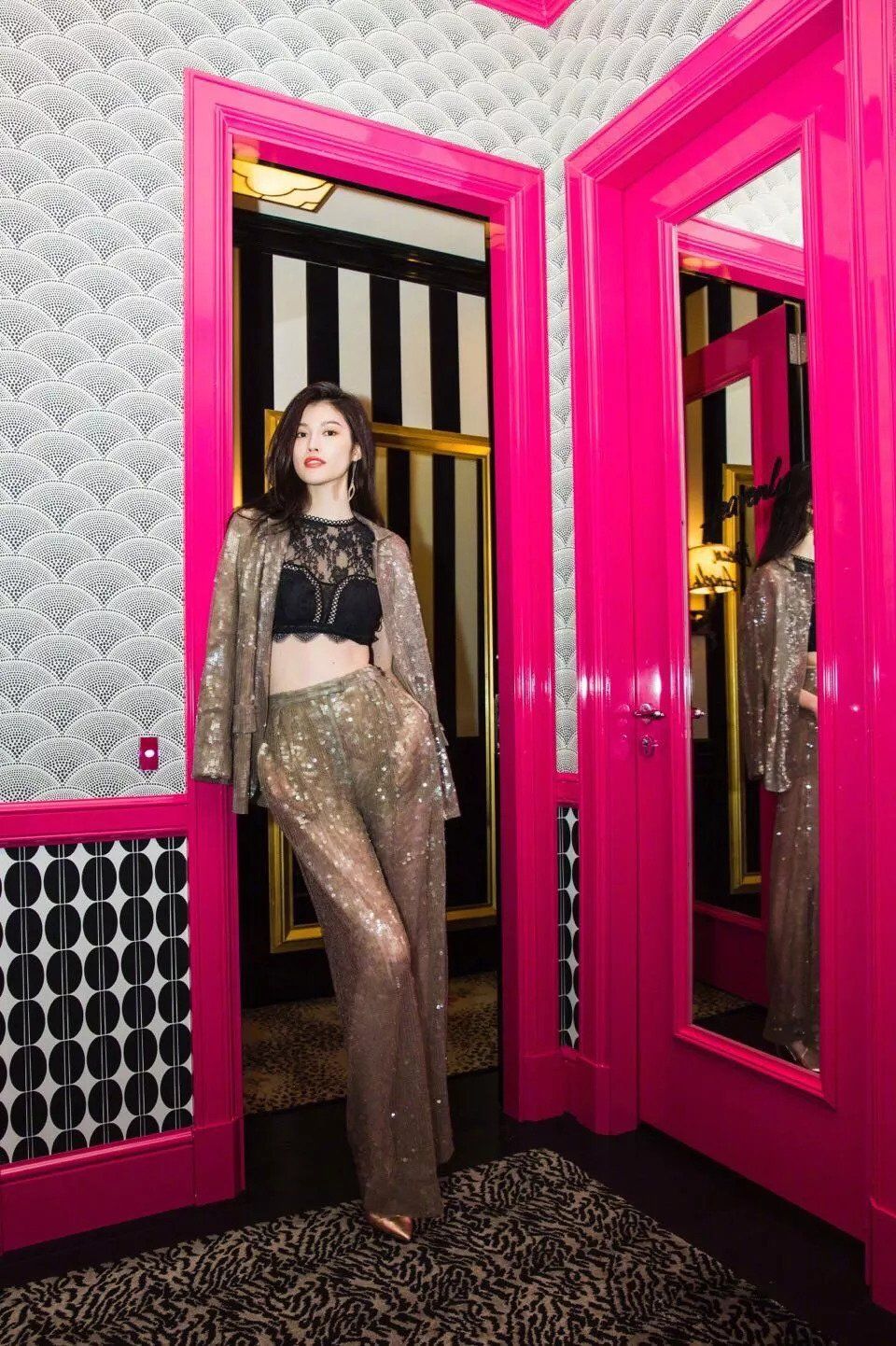 维秘名单曝光:奚梦瑶免试，何穗确认上秀!大秀开始前，这套瘦腿操