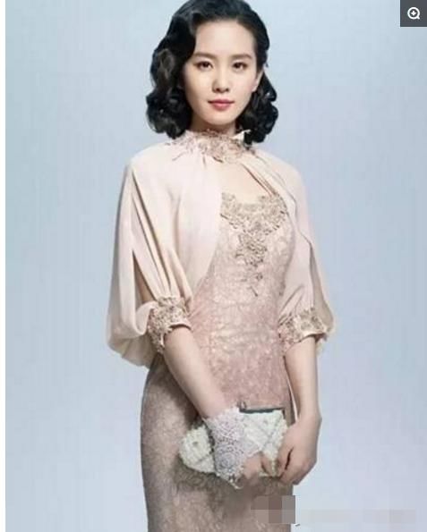 本以为刘亦菲穿旗袍是全世界，直到看见了韩雪，才知道什么叫惊艳