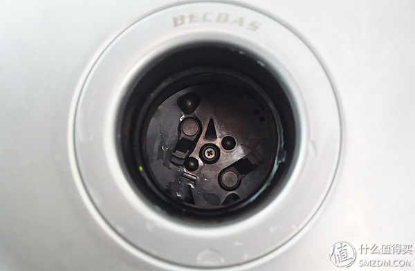 自己安装so easy，用上BECBAS 贝克巴斯 E70垃圾处理器，老妈说了句“好”!
