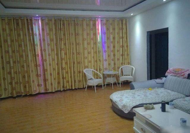 村里小伙花40万盖别墅, 刚开工就被全村人嘲笑 这房子能牢固