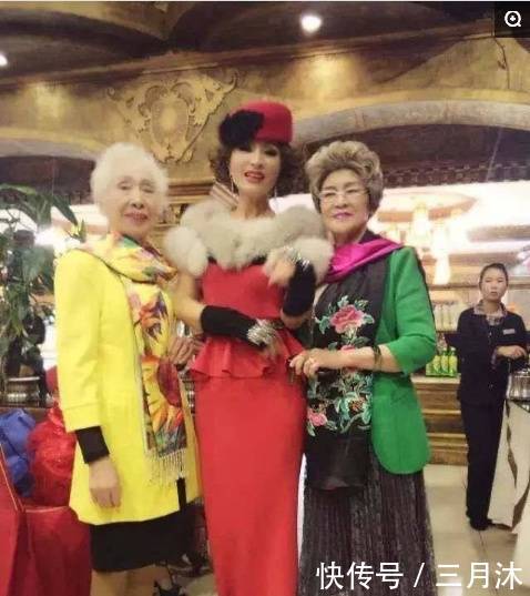 30年不吃晚饭，63岁老人保养像少女，癌症进手术室都要化完妆