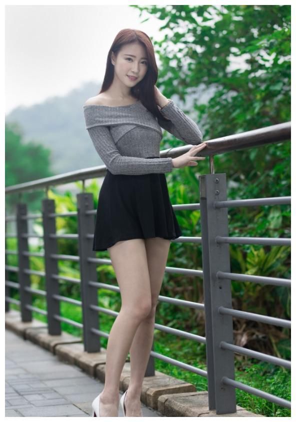 街拍：图1美丽动人，图5身姿曼妙，图8短裙减龄俏丽