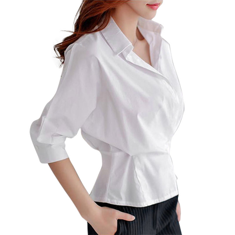 小姐姐还在犹豫穿什么,别犹豫了看看下面,在犹豫过冬了