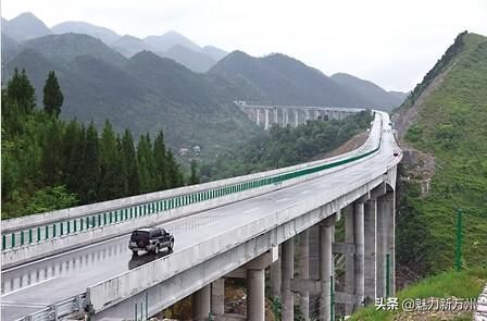 中国西部最大的交通枢纽城市——重庆