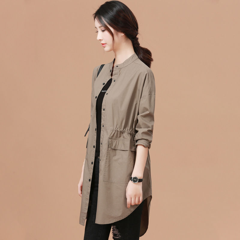 女人怕不怕冷，也别傻买羽绒服!瞧这新出薄外套，不厚不薄刚刚好