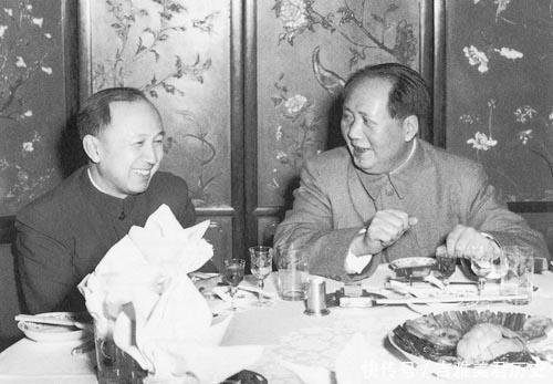 两弹一星之父钱学森,参加国宴发现名字被