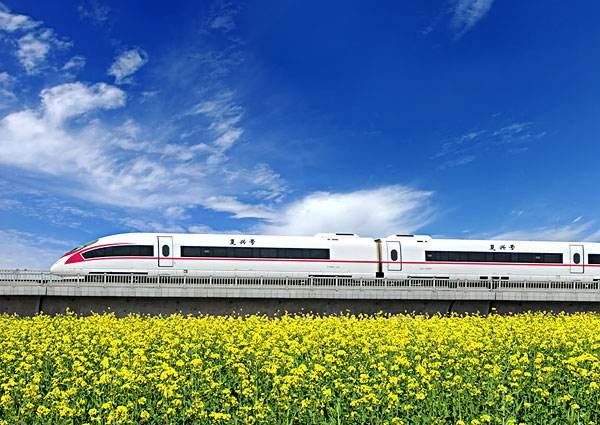 从北京到广州的高铁，一路上会消耗多少电？答案让你意想不到