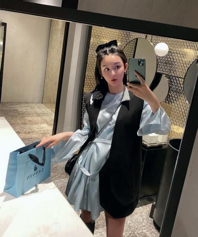  『选择一些』韵味十足的漂亮小姐姐，十款舒服又时尚潮流穿衣搭配，尽展不同寻常的艺术美
