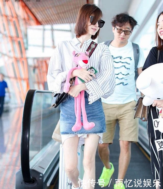 王丽坤衬衫比裙子长，景甜打底裤比裙子长，明星都这么会穿？