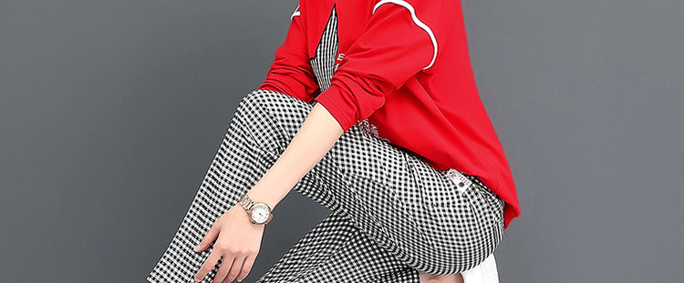 入秋我就把裙子收起来了，买了三套运动套装，比穿裙子还贼美