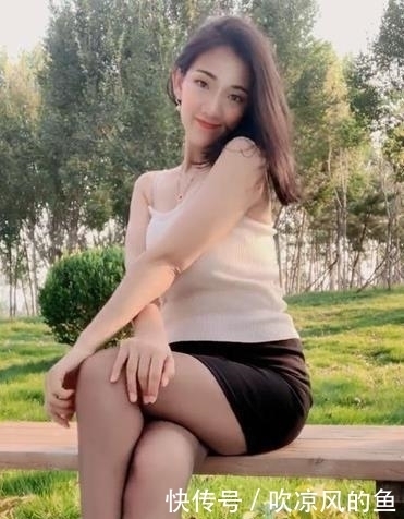 气质|潮流小姐姐明艳端庄,简单又显清新,彰显御姐魅力!