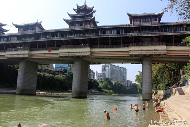 湖北有座迷你桥：多彩多姿多功能恩施风雨桥