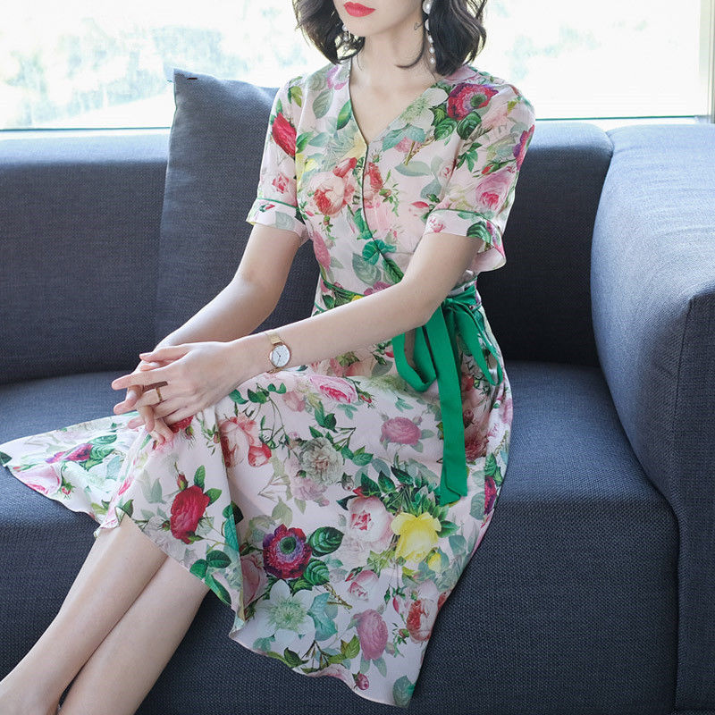 就算你再漂亮也别穿松垮裤，试试下图这样穿，男人见了挪不开眼睛