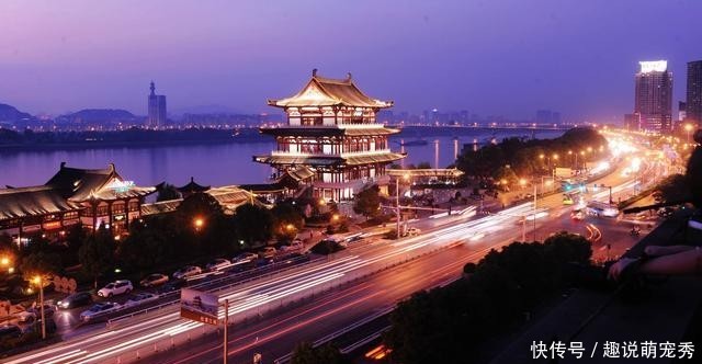  #重要枢纽#湖南长沙是新一线城市，作为交通重要枢纽的湖南，为