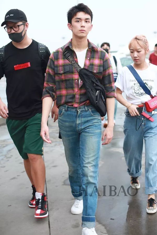 朱亚文女儿这么可爱!关晓彤鹿晗都见过家长了?【海报街拍】