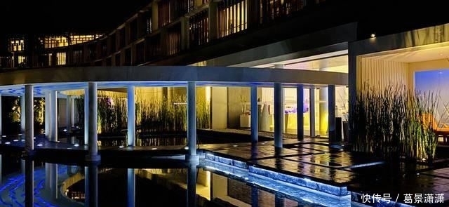  那一刻：在600多平的别墅房睡一晚是啥感觉？推开门那一刻就知道没白来