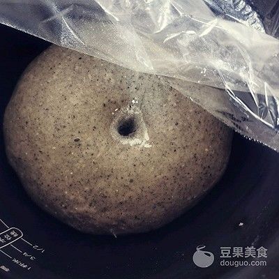 【黑芝麻】黑芝麻奶酪包的做法
